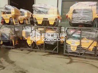 翔工機械一批小型壓路機包裝好，成功出口到國外
